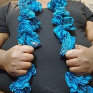 Sashay ruffle scarf